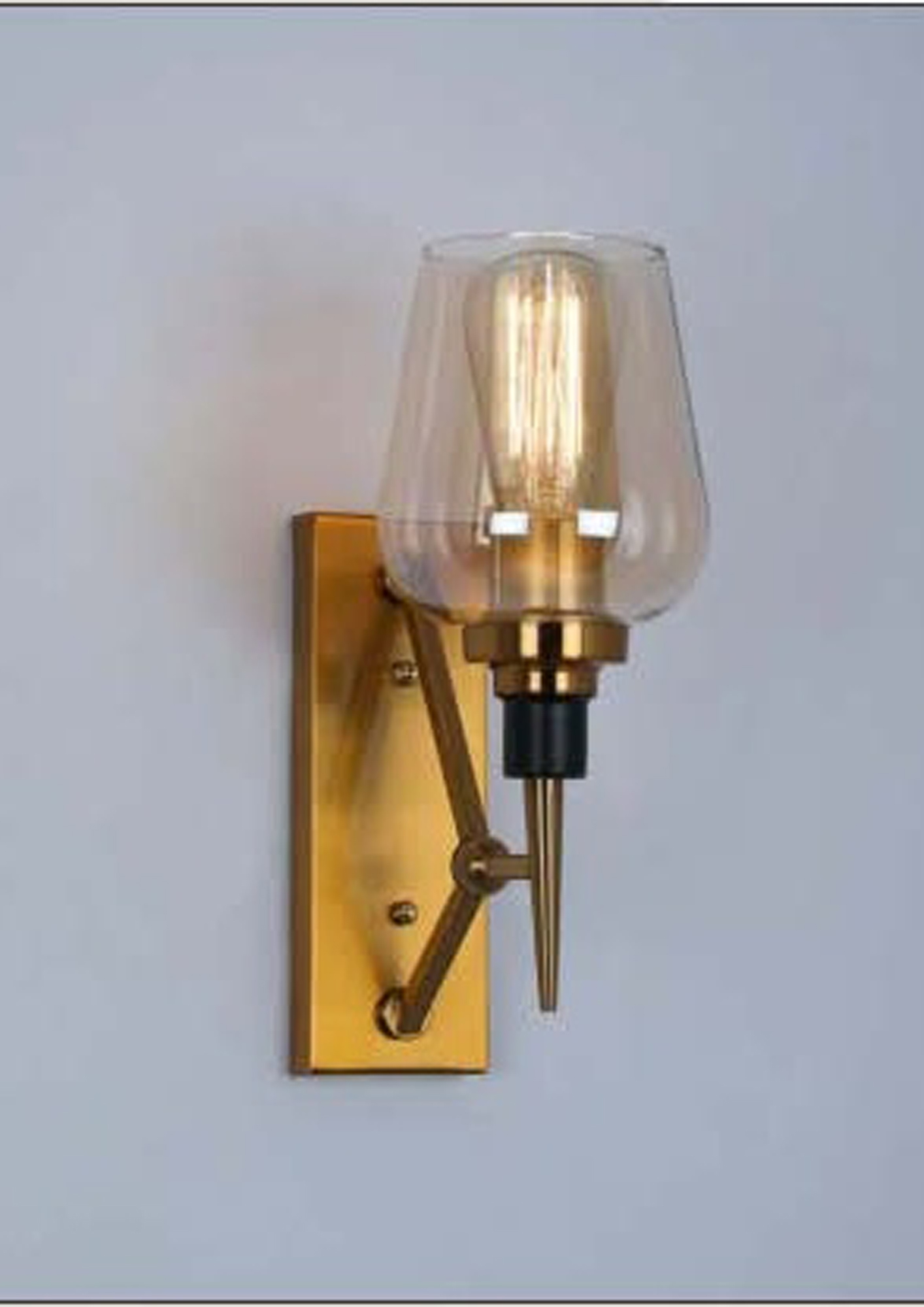 Beyond Lights - Brass Wall Lamp- GL